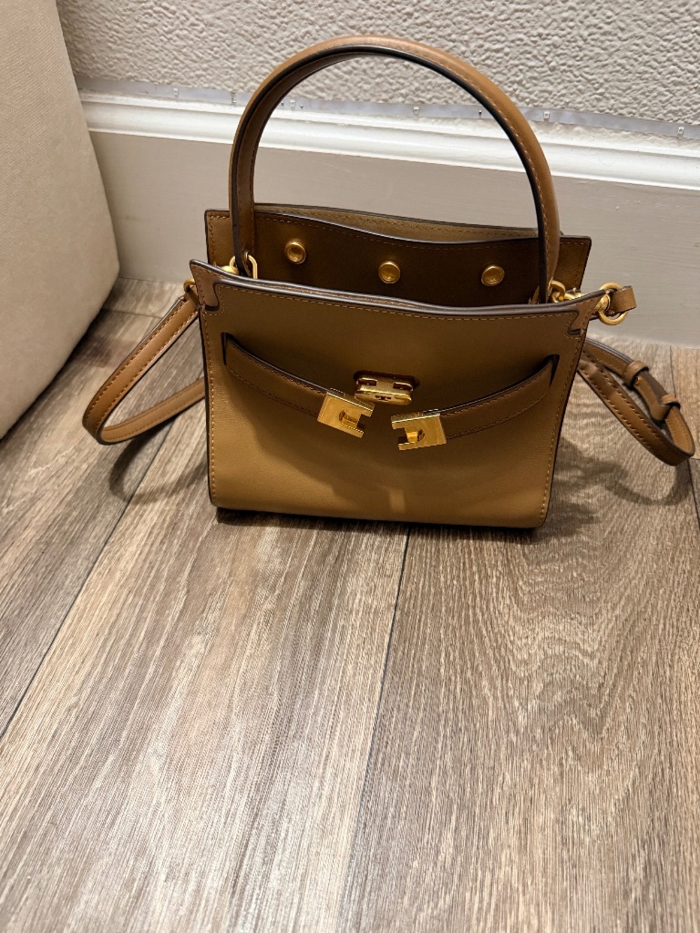 Tory Burch petite Lee Radziwill
